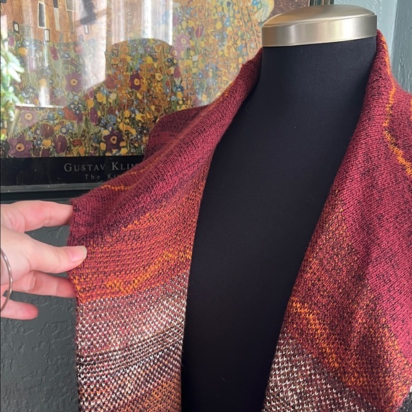 Absolutely Famous Burgundy and Black Zigzag Duster/Cardigan - Picture 4 of 7